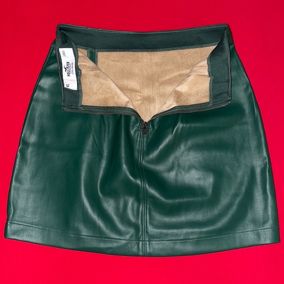Hollister Ultra High-Rise Vegan Leather Mini Skirt - Picture 5 of 5